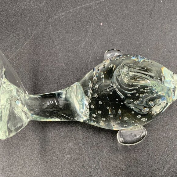 Art Glass Fish Clear Glass with Controlled Bubbles Paperweight - Picture 2 of 7
